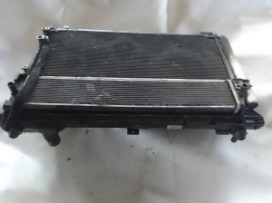 Aušinimo radiatorius ir jo detalės 