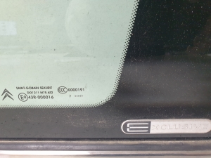  Glass rear wing fort 