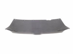  Pulling out the boot lid 