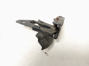  Engine hood opening handle on the hood 