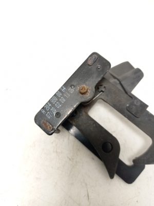  Engine hood opening handle on the hood 