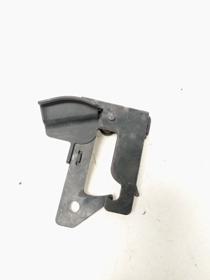  Engine hood opening handle on the hood 