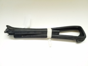  Rear side door sealing rubber 