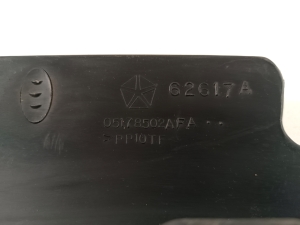 Dodge Journey (2007–2026) Vējstikla tīrītāju mehānisma apdare pie stikla 5178502AFA - 2