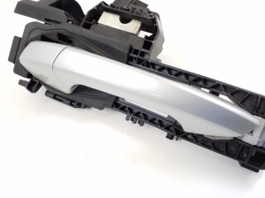  Front door external opening handle and its details 