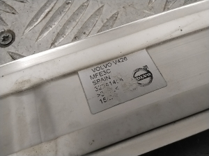 VOLVO XC60 (2017–2026) Tagumise kaitseraua iluliist 32341454 - 2