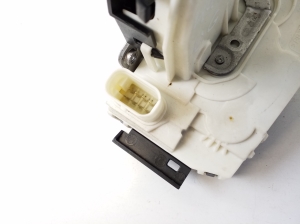  Rear side door lock 