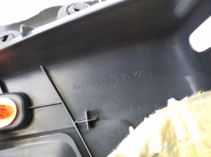  Interior trim of the rear strut 