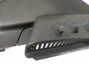  Interior trim of the rear strut 