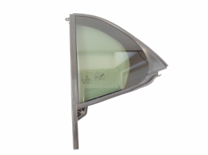   A glass fort on the rear side door 