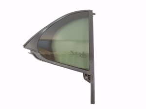   A glass fort on the rear side door 