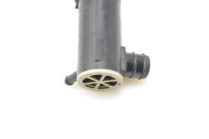 Hyundai ix35 (2009–2015) Front windshield washer pump 985102S000 - 3