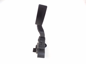  Accelerator pedal 