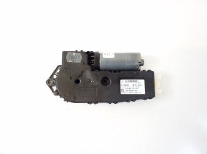   Moteur de toit ouvrant 