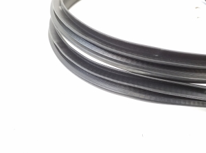  Rear side door sealing rubber on the door 