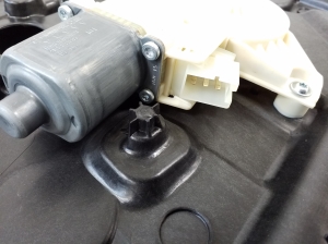  Front door window lifter 