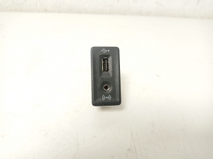  USB Jungtis 
