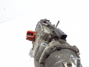 Chrysler Pacifica (2016–2026) Konditsioneeri kompressor 68237995AF - 4