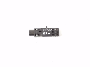 Suzuki Grand Vitara II (2005–2015) Airbag sensor 3893065J30 - 2