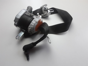 Hyundai i40 (2011–2026) Front seat belt 888203Z000RY - 2