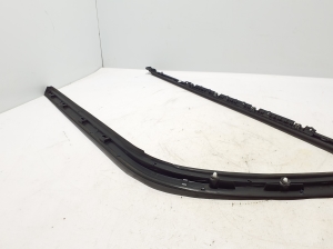 Chrysler Pacifica (2016–2026) Rear quarter window outer molding 68227296AD - 2