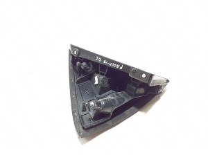 Chrysler Pacifica (2016–2026) Rear corner light trim 68227308AC - 3