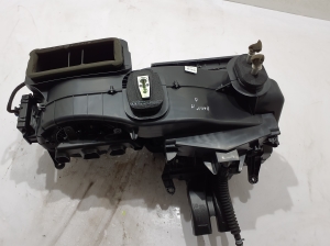 Chrysler Pacifica (2016–2026) Salongi soojendus ja selle osad 68216209AL - 3