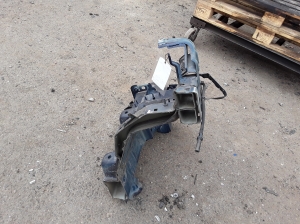 Chrysler Pacifica (2016–2026) Eesmine tugijalg 68239864AI - 3