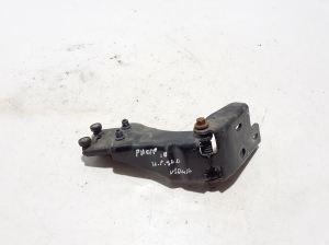 Chrysler Pacifica (2016–2026) Sliding door bracket 68185995AA - 2