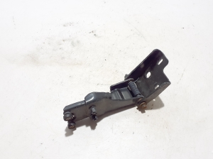 Chrysler Pacifica (2016–2026) Sliding door bracket 68185995AA - 4