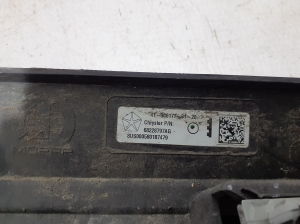 Chrysler Pacifica (2016–2026) Bīdāmo durvju cita detaļa 68228797AG - 2