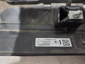 Chrysler Pacifica (2016–2026) Bīdāmo durvju cita detaļa 68228796AG - 3