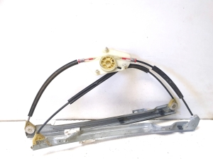 Citroen C4 Picasso (2007–2013) Priekšējo durvju logu pacēlājs 9682493680 - 3