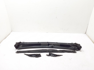 Chrysler Pacifica (2016–2026) Wiper cowl trim panel - 5