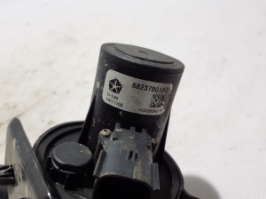 Chrysler Pacifica (2016–2026) Auxiliary water pump 68237801AB - 4