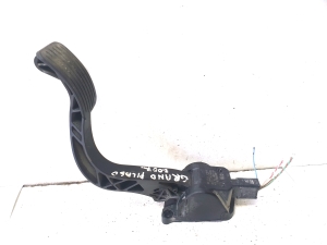 Citroen C4 Picasso (2007–2013) Gaasipedaal 9654725380 - 3
