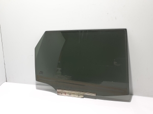   Tagumise külgukse klaas  - 6810302370 