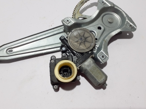 TOYOTA Auris E18 (2012–2018) Rear side door window regulator 6983002430 - 2