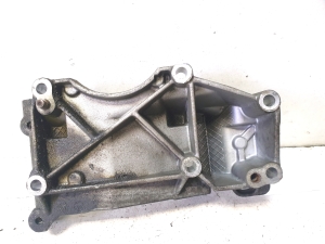 Citroen C4 Picasso (2007–2013) Generaatori kinnitus 9648735580 - 3