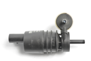 Opel Astra J (2009–2017) Front windshield washer pump 3240117 - 2