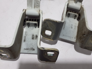 Dacia Dokker (2017–2026) Tailgate hinge 904000869R - 2