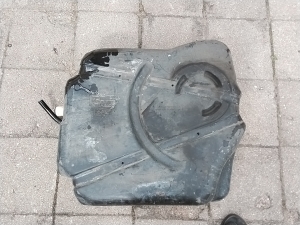 Ford Focus (2011–2018) Fuel tank and its parts AV619002BB - 3
