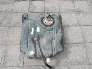 Ford Focus (2011–2018) Fuel tank and its parts AV619002BB - 5