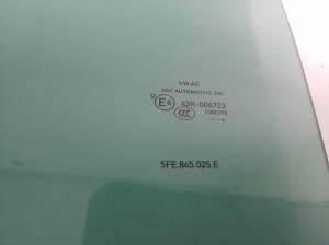 CUPRA Leon I (2020–2026) Rear side door glass 5FE845025E - 2