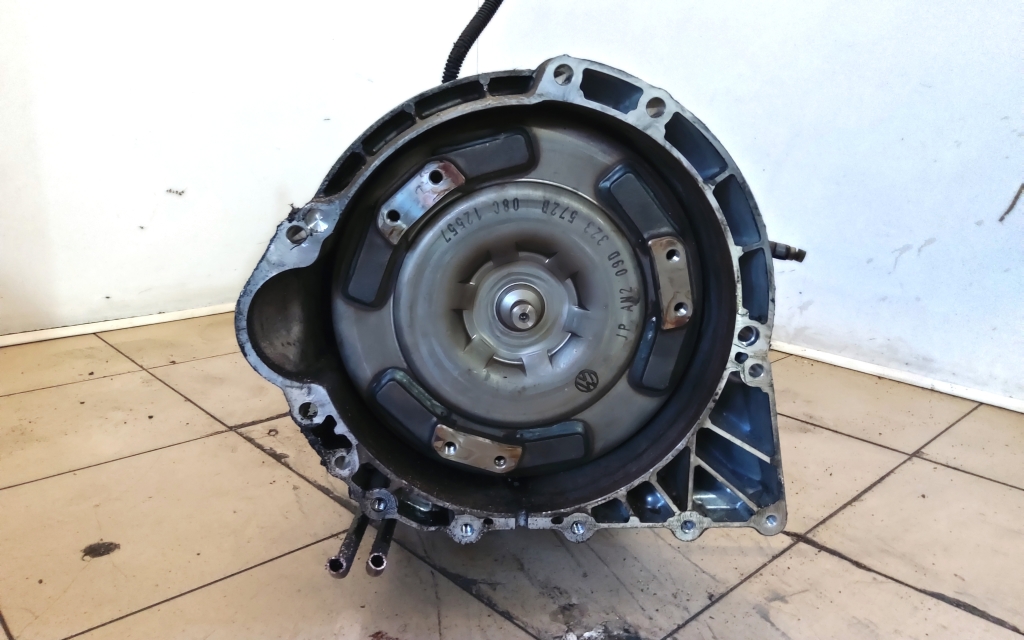 Volkswagen Touran I (2003–2010) Getriebe 09D300039A Volkswagen Touran I (2003–2010) Getriebe 09D300039A