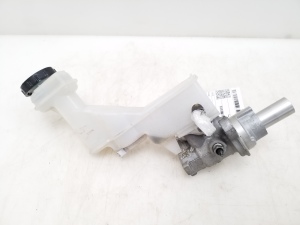 Brake master cylinder - 0204Y24278 