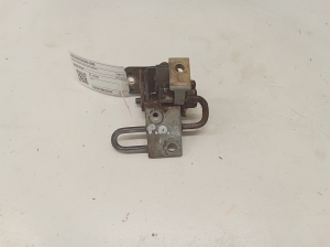 Charnière de porte latérale arrière inférieure - 8E0831412B
