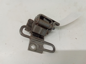 AUDI A6 C6 (2004–2011) Charnière de porte latérale arrière inférieure 8E0831412B - 2