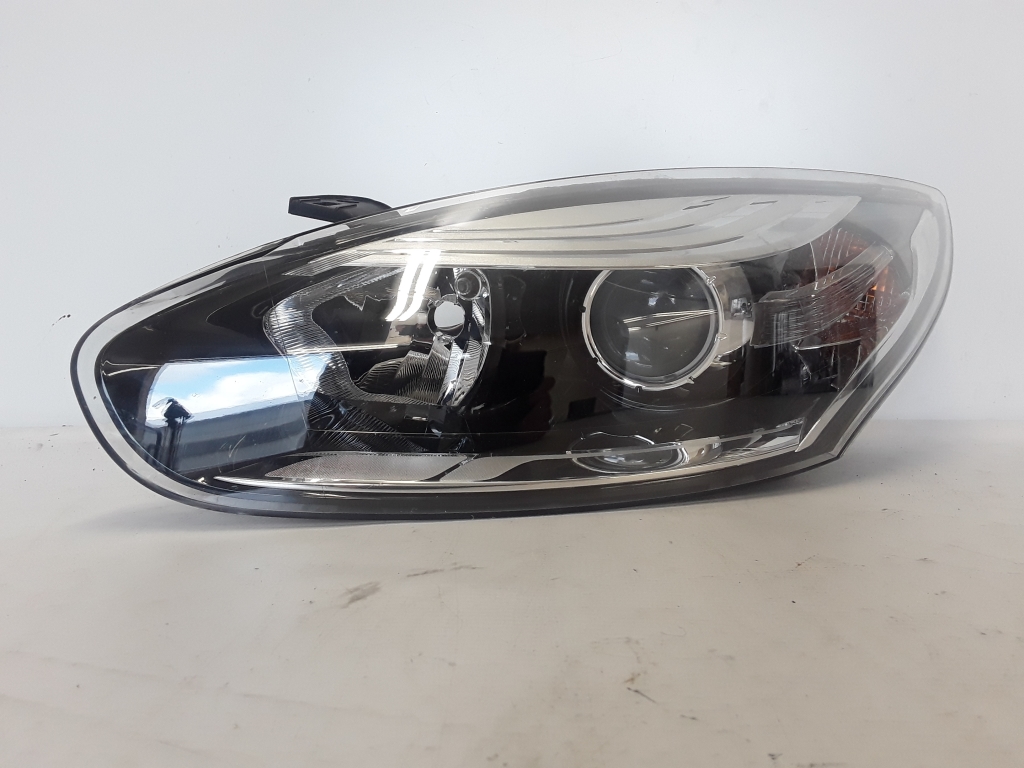 Used RENAULT Megane Headlamp 260609865R