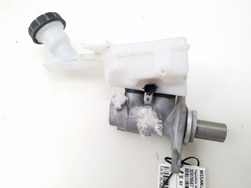 Used NISSAN Juke Master cylinder 32070587